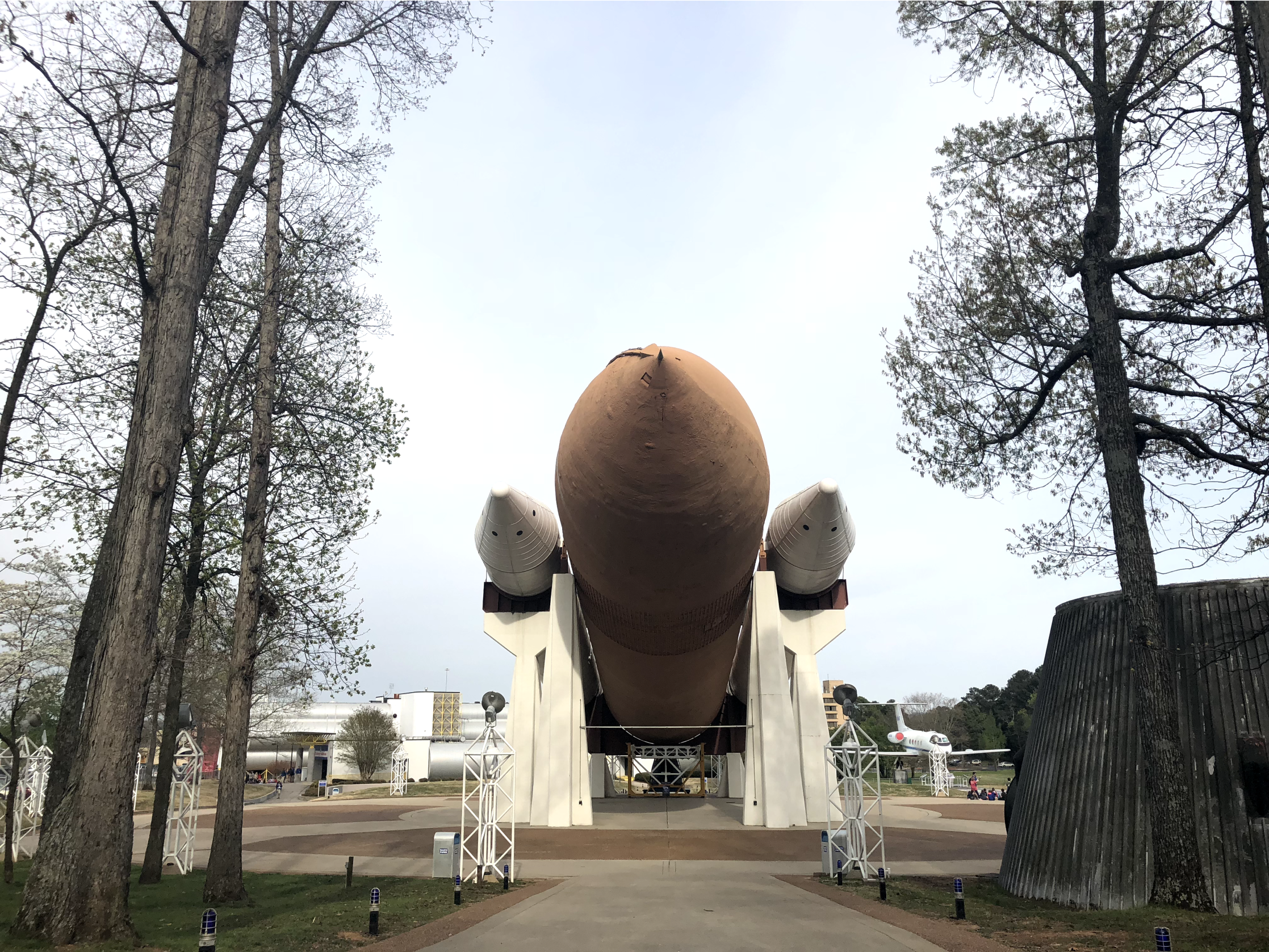 On display at the U.S. Space & Rocket Center, an External Tank (ET) test article and 2 Solid Rocket Booster (SRB) models form a complete Space Shuttle stack, like those used during Shuttle missions. (Visit to Marshall Space Flight Center, Huntsville, Alabama)
